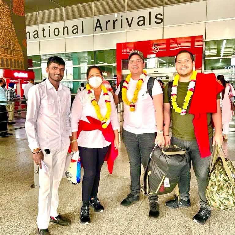 Travellers welcomed at Delhi airport